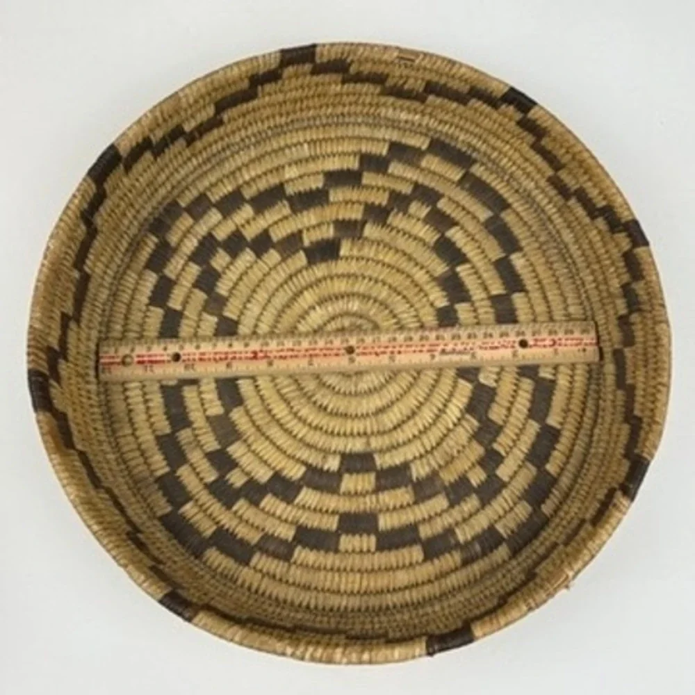 SW Papago Coiled‎ Yucca Basket Tray 1960s Native American Geometric 14 in